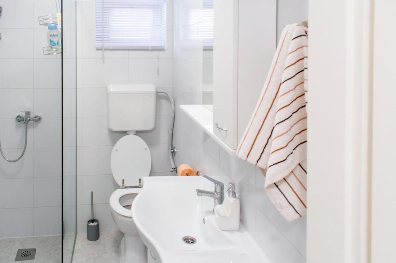 Apartman Karmen Lägenhet Kaštela Exteriör bild