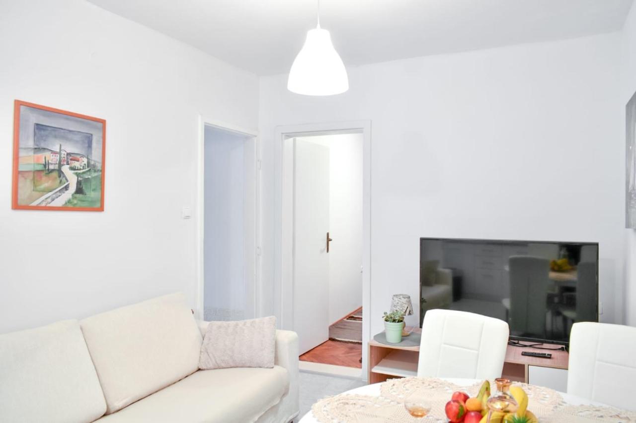 Apartman Karmen Lägenhet Kaštela Exteriör bild