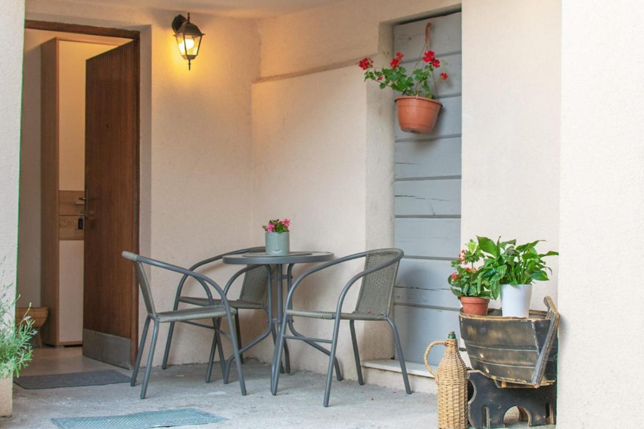 Apartman Karmen Lägenhet Kaštela Exteriör bild